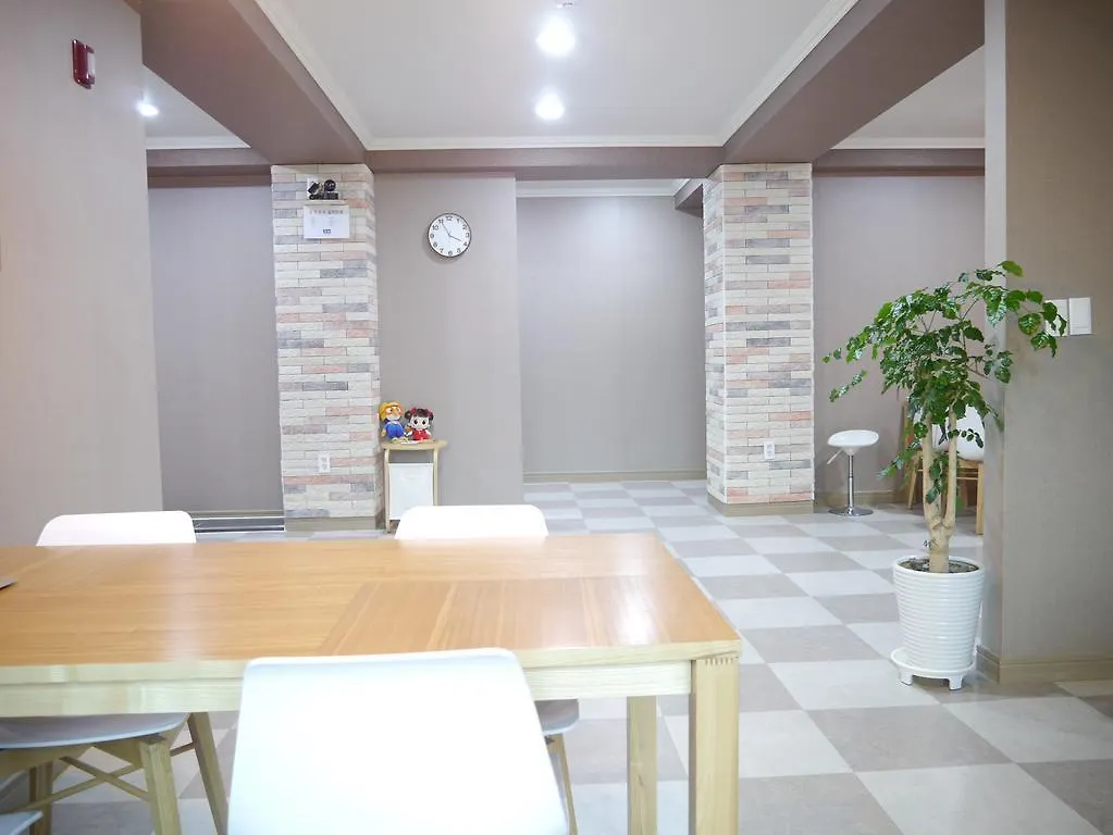 Sumi Guesthouse Haeundae Busan 2*,